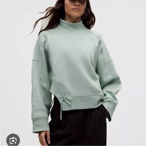 Lululemon Plush Fleece Curved Hem Pullover Silver Blue NWT size 6